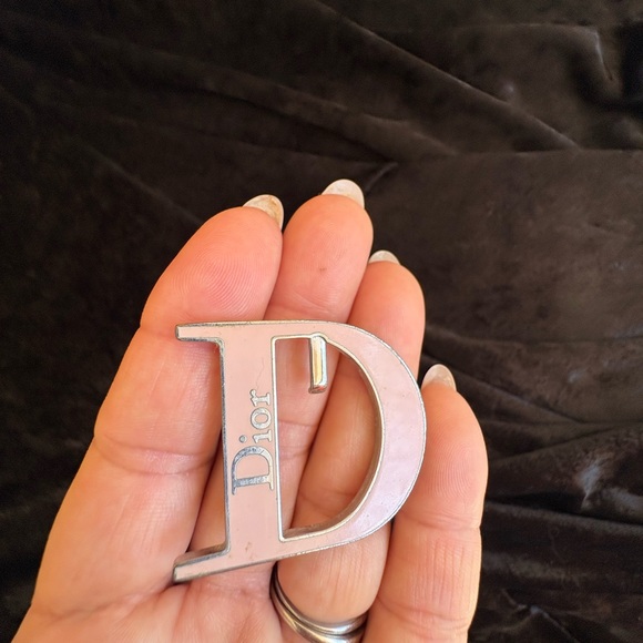 Dior Metal Logo. - Picture 2 of 6